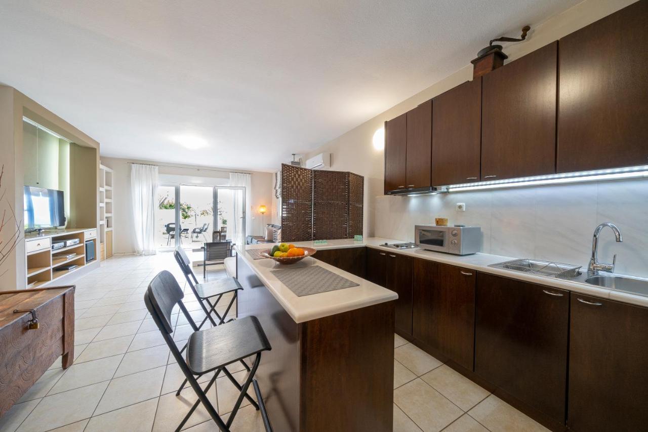 Sea Path Apartment PalaiónTsiflíkion 外观 照片