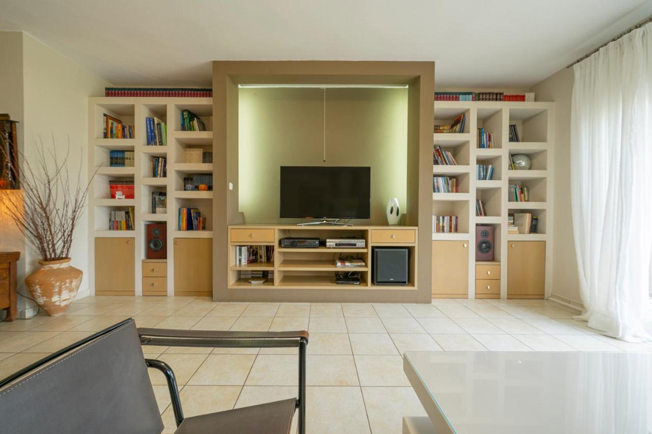Sea Path Apartment PalaiónTsiflíkion 外观 照片